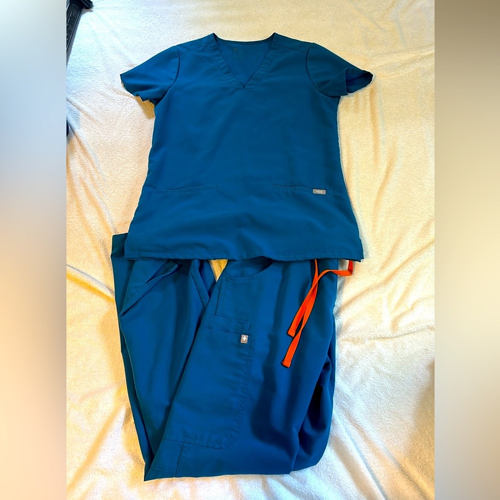 Blue Figs scrubs. Extra small (XS) scrub top & small petite scrub pants.